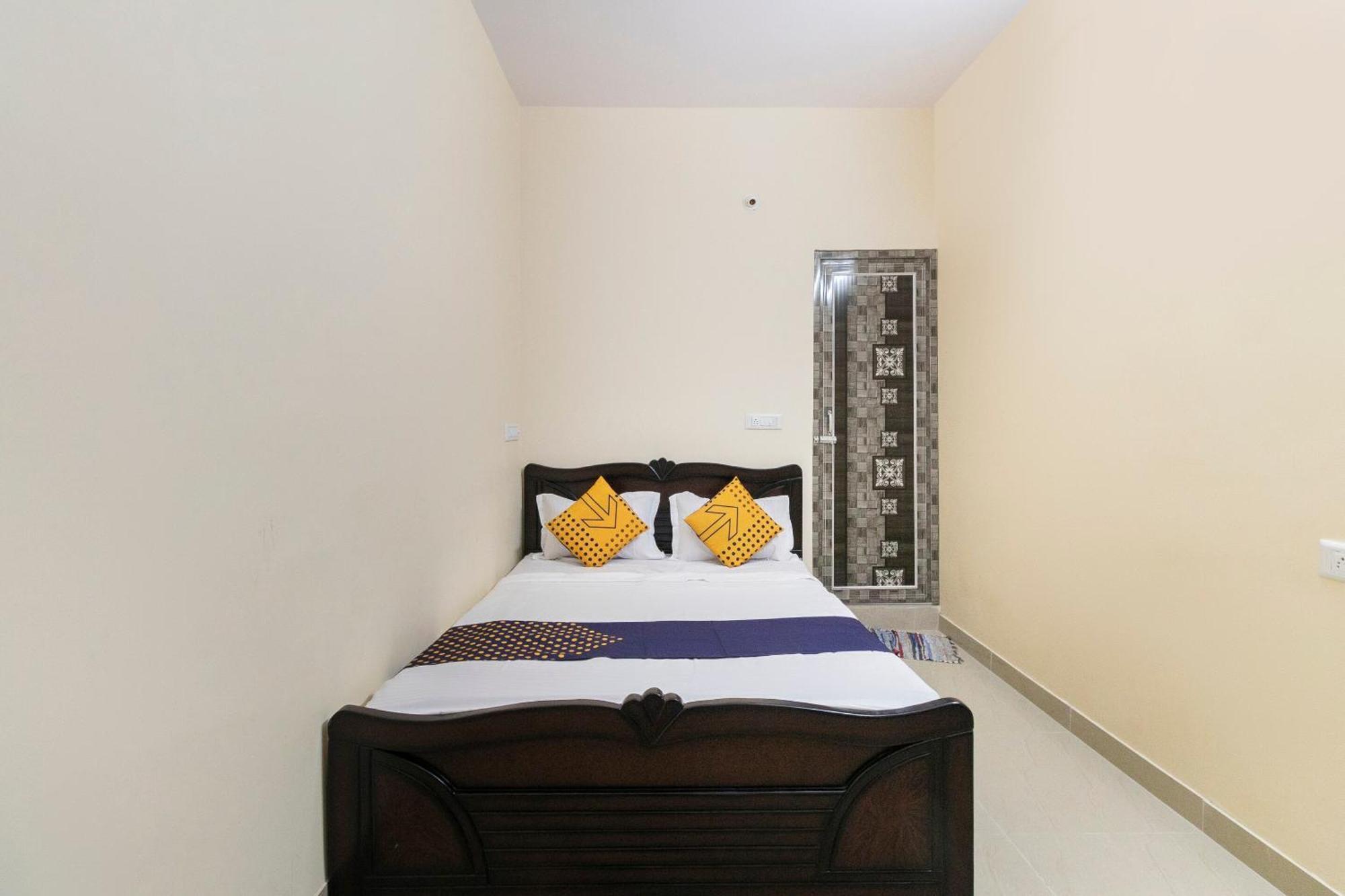 Spot On Ssr Lodging And Boarding Bengaluru Kültér fotó