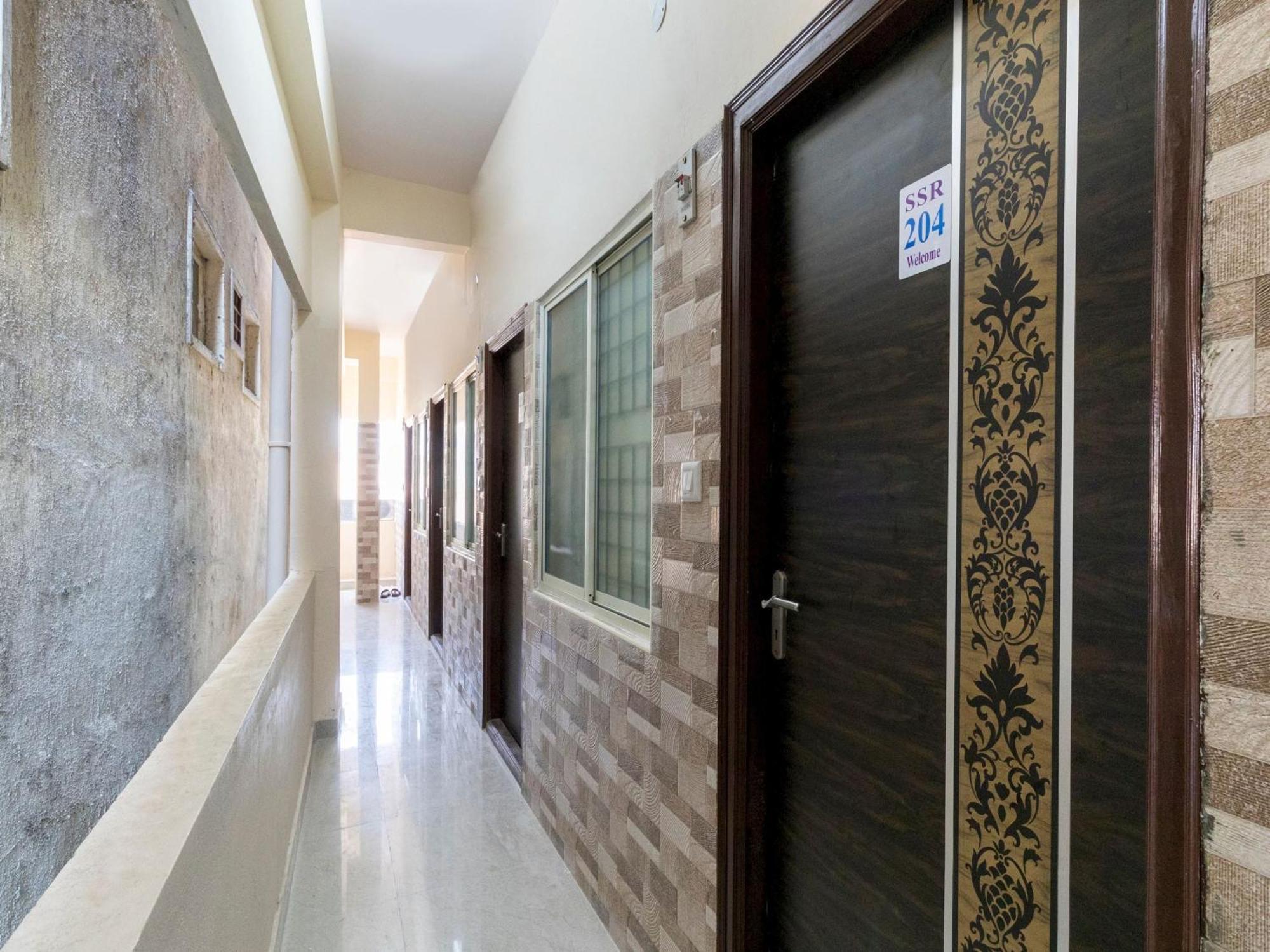 Spot On Ssr Lodging And Boarding Bengaluru Kültér fotó