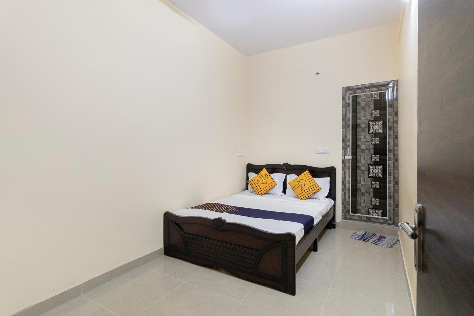 Spot On Ssr Lodging And Boarding Bengaluru Kültér fotó